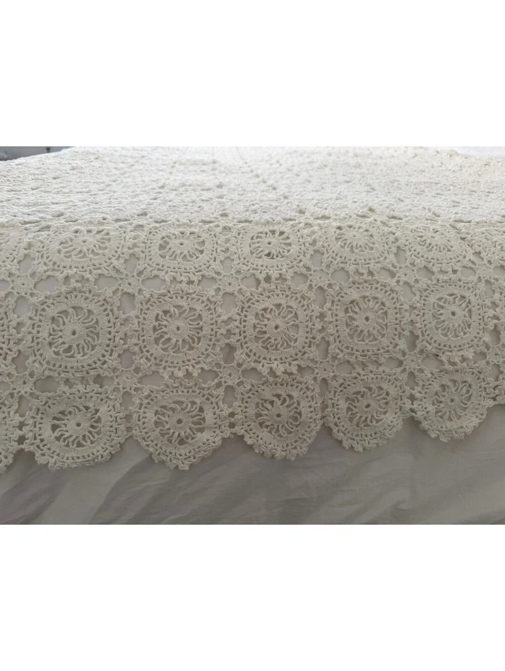 Vintage Hand Crocheted White/Cream Lace Bedspread/Coverlet